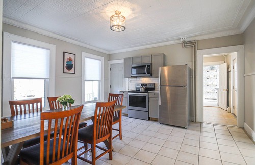 Westbrook Apartamento | Cozy 3BR - Pet Friendly - Near Portland - Parking