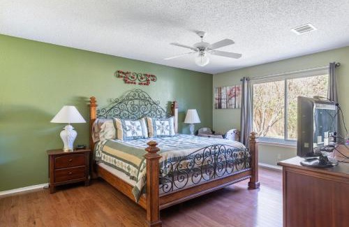 Settlers Ridge Casa | Cozy 3BR Retreat with Outdoor Dining & BBQ Grill