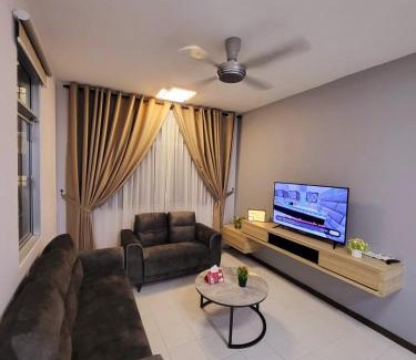 Kuching Apartamento | Cozy 3BR Riverfront Sweet Homestay Kuching