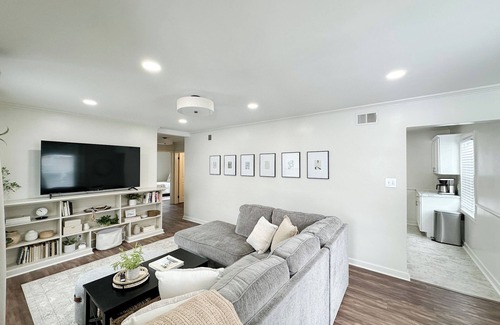 Evansville Casa | Cozy 3BR Spacious home w/Patio -Sleeps8