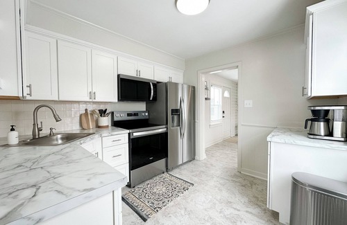 Evansville Casa | Cozy 3BR Spacious home w/Patio -Sleeps8