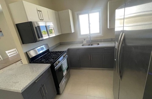 Lucea Casa | Cozy 3BR Villa/Pool-25 min from Center of Mobay!