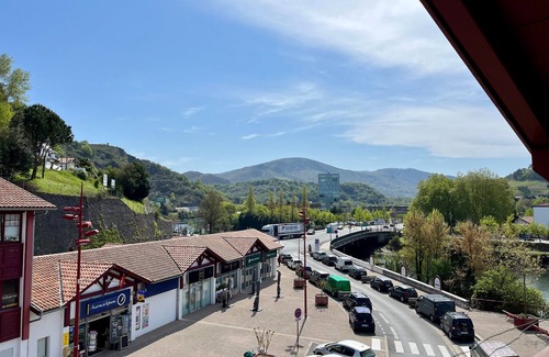 Urrugne Apartamento | Acogedor T3 renovado cerca de la frontera, ideal para vacaciones en familia o amigos