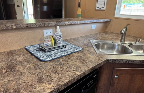 Nancy Casa | Cozy, 4 bdrm home VERY near Lake Cumberland! Pet friendly. EXTRA lot for parking