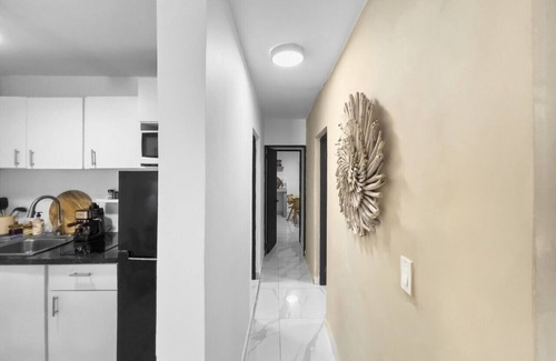 Santurce Villa | Cozy 4-Bed Retreat for Groups of 8 in Santurce