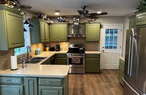 Annville Casa | Cozy, 4 bedroom, 2 1/2 bath, Hot tub/Swim spa, 10 minutes to Hershey attractions
