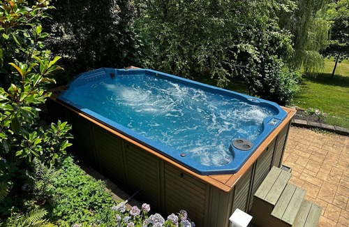 Annville Casa | Cozy, 4 bedroom, 2 1/2 bath, Hot tub/Swim spa, 10 minutes to Hershey attractions