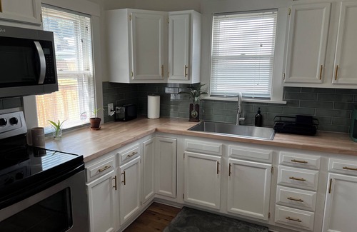 Benson Casa | Cozy 4 bedroom/2 bath home in desired Benson District!