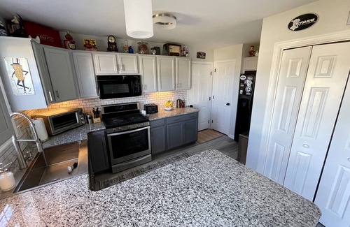 State College Casa | Cozy 4 Bedroom 3 Bath, 3 miles from PSU campus/downtown in quiet neighborhood