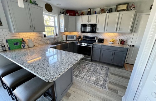 State College Casa | Cozy 4 Bedroom 3 Bath, 3 miles from PSU campus/downtown in quiet neighborhood