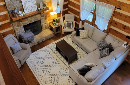 Broad Run Cabina | Cozy 4 Bedroom Cabin in Broad Run