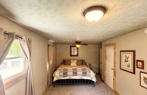 Mize Otro | Cozy 4-bedroom farmhouse located in the Foothills of the Appalachian Mountains!