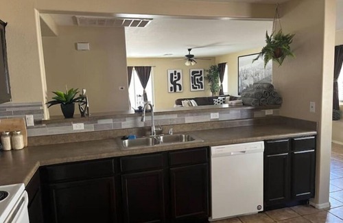 Tuscano Casa | Cozy 4 bedroom home!