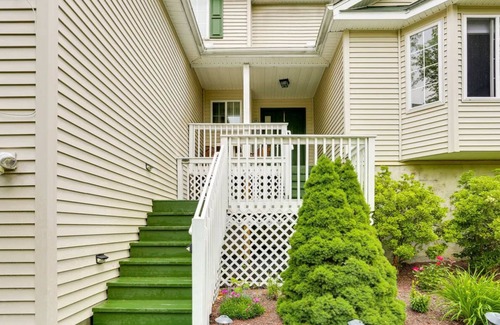 Bushkill Casa | Cozy 4-bedroom house in enchanting Bushkill with private hot tub & game room