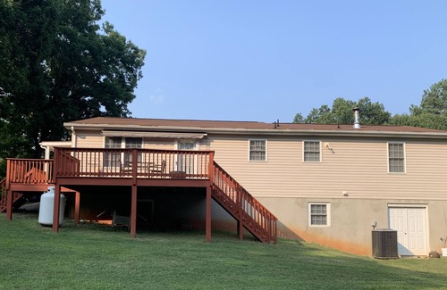 Chatham Casa | Cozy 4 bedroom house in the small town of Chatham!