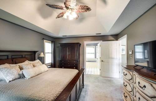 Hickory Casa | Cozy 4-bedroom house in awesome Hickory with AC, WiFi