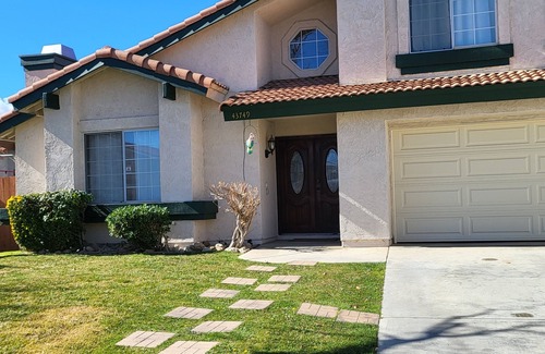 Lancaster Casa | Cozy 4-bedroom house has WiFi and AC in superb Lancaster, a game room & hot tub.