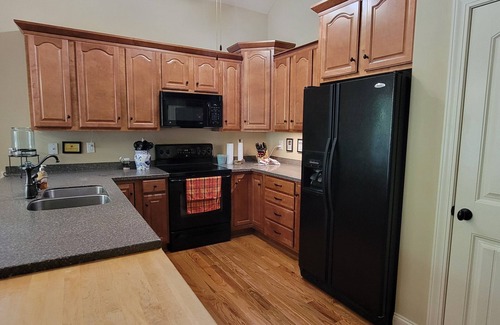Reed Creek Casa | Cozy 4-bedroom Lakefront house in enjoyable Hartwell with WiFi, Pets Welcome