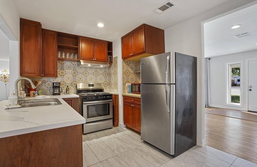 Lake Worth Casa | Cozy 4-bedroom w/ fire pit 5 minutes from lake!
