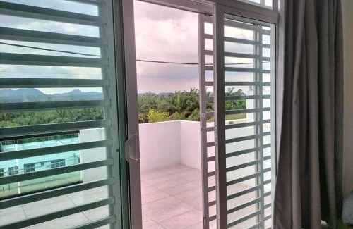Kampung Keladi Casa | Cozy 4 bedrooms Double Storey Homestay, in front Kulim Central Mall