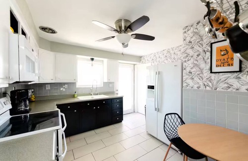 St. Louis Casa | Cozy 4 BR/2 Bath Home South of Downtown St. Louis