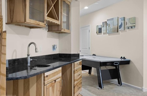 Casper Casa | Cozy 4 BR/4BA Home w/Amazing Mtn Views!