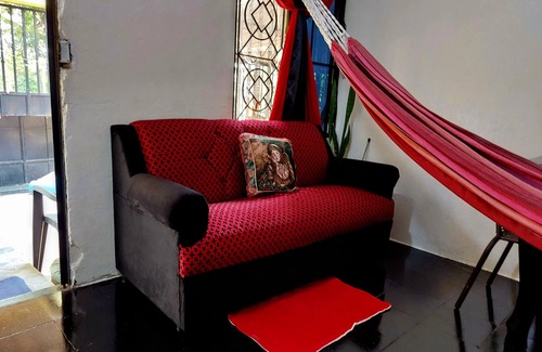 El Palmar Casa | Cozy, 4 mts to walmart, Plaza Mundo, 1 hr to the beach, 35 mts to Lake Ilopango.