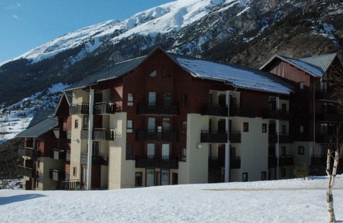 Lanslevillard Apartamento | Agradable apartamento para 4 con balcón en Val Cenis
