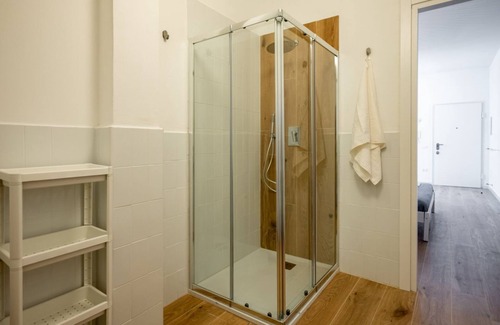 Piombino Apartamento | Cozy 40 sqm studio, for 4 people, located on the ground floor of a modern building. The property is located in a strategic area of ​Piombino, an ideal starting point for exploring the city and the Tuscan coast. A few minutes from the historic center