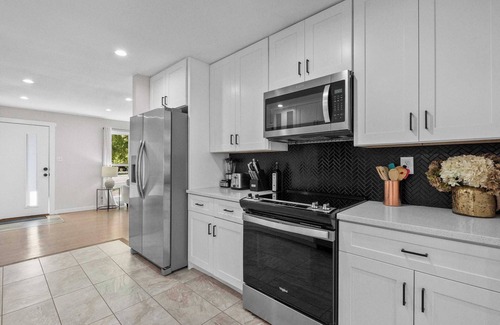 Arvada Plaza Area Casa | Cozy 4B｜Single Story｜Backyard for Pets｜Flex-Lease｜Garage & Street Parking #42222