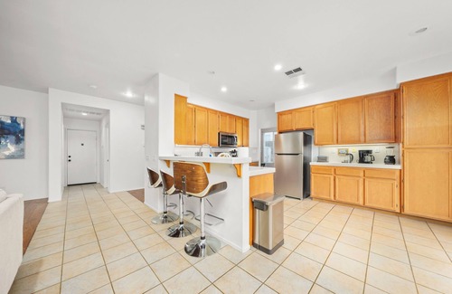 Riverside Casa | Cozy 4B2.5B｜Garage & Street Parking｜Pet Okay｜Backyard｜Perfect For Insured #42015