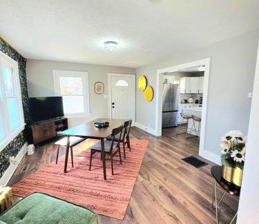 Northeast South Bend Casa | Cozy 4BD - Backyard Retreat - 3mins to Notre Dame