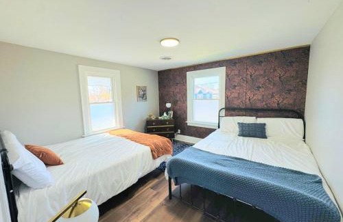 Northeast South Bend Casa | Cozy 4BD - Backyard Retreat - 3mins to Notre Dame