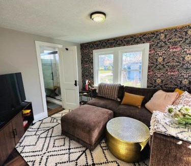 Northeast South Bend Casa | Cozy 4BD - Backyard Retreat - 3mins to Notre Dame