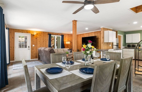 Bend Cabina | Cozy 4BDR Cabin in Bend- Sleeps 9!