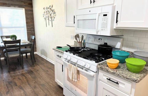 Irving Casa | Cozy 4BR/2BA in Irving, TX Hot Tub Game Room Near DFW Airport & Downtown