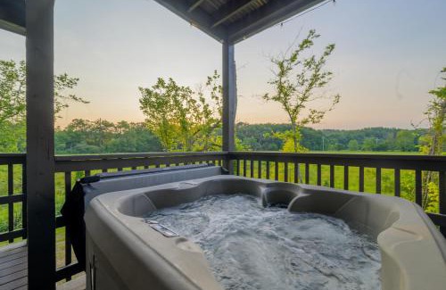 Gatlinburg - Pigeon Forge Casa | Cozy 4BR Cabin, Near Dollywood&Water Park, Game Room, Hottub, Fire Pit