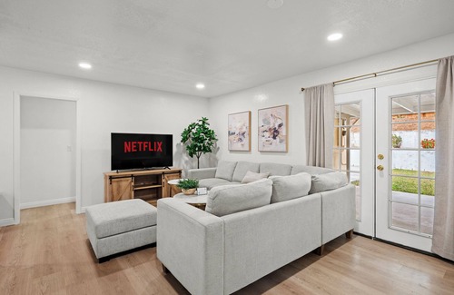 La Puente Casa | Cozy 4BR close to Disneyland and Downtown LA