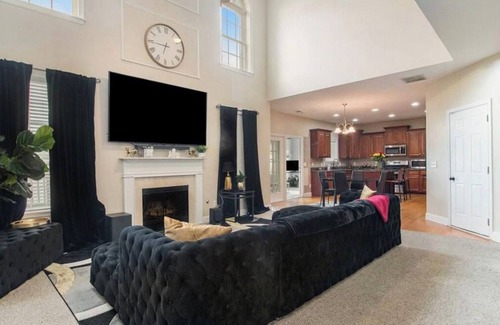 Lithonia Casa | Cozy 5 Bedroom 3 Bathroom Home! Minutes from Stonecrest mall & Restaurants.