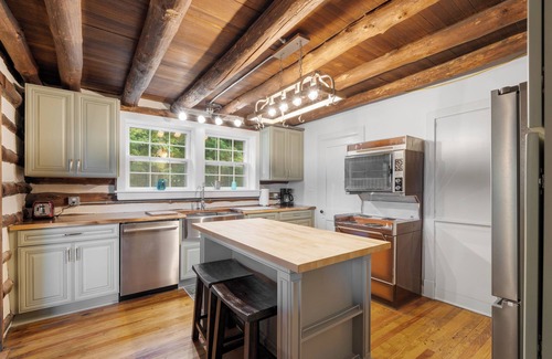 Bedford Cabina | Cozy 5-bedroom cabin in charming Bedford