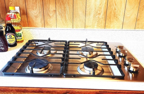 Albany Casa | Cozy 5-Bedroom House, Central AC, EV Charger, Perfect for Family and Work Groups