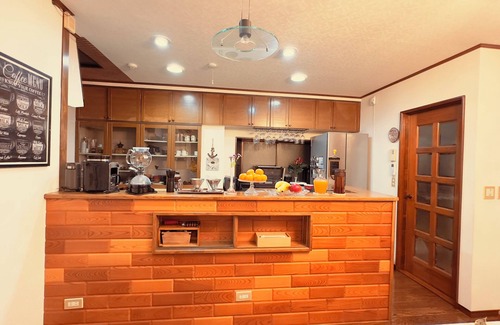 Adachi Casa | Cozy 5 room house in Tokyo, 2 minutes from station. WiFi, Netflix, Full Kitchen.