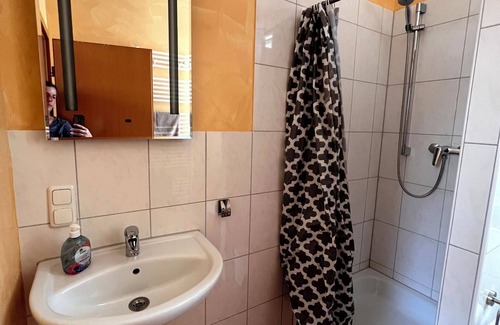 Bad Homburg v.d. Hoehe Apartamento | Cozy attic with 2 rooms, kitchen and bathroom for 2-4 persons