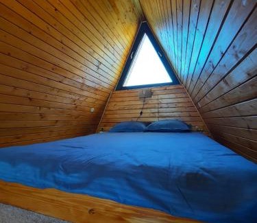 Saru Dornei Chalet De Esquí | Cozy A-Frame Cabins in Bucovina