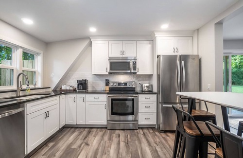 Fennville Casa | Cozy A-Frame: Hot Tub! Minutes to town & wineries
