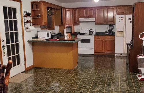 Irvine Casa | Cozy A Frame house firepit, sauna, gym, fishing pond Station Camp Getaway Nurys