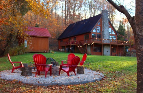 Irvine Casa | Cozy A Frame house firepit, sauna, gym, fishing pond Station Camp Getaway Nurys