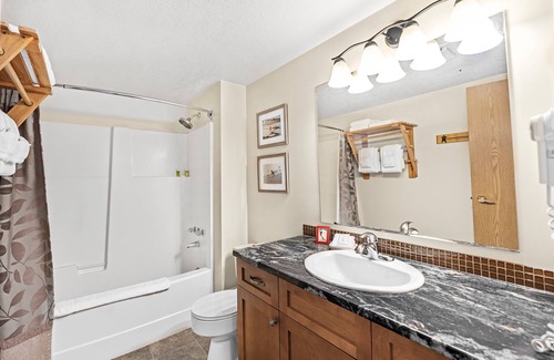 Silver Star Mountain Hotel | Cozy A-Frame Mountain Suite w/ Fireplace & Deck