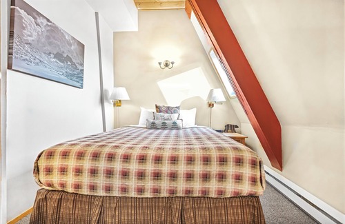 Silver Star Mountain Hotel | Cozy A-Frame Mountain Suite w/ Fireplace & Deck