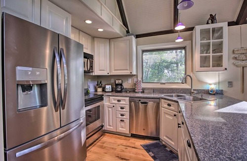 Wintergreen Cabina | COZY A-Frame Spacious Deck w/ Grill